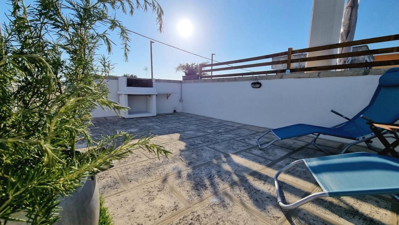 La Terrazza Dei Nonni Apartment Torre Specchia Ruggeri Bagian luar foto