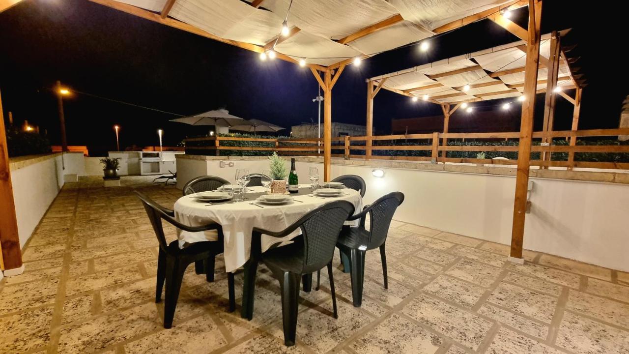 La Terrazza Dei Nonni Apartment Torre Specchia Ruggeri Bagian luar foto