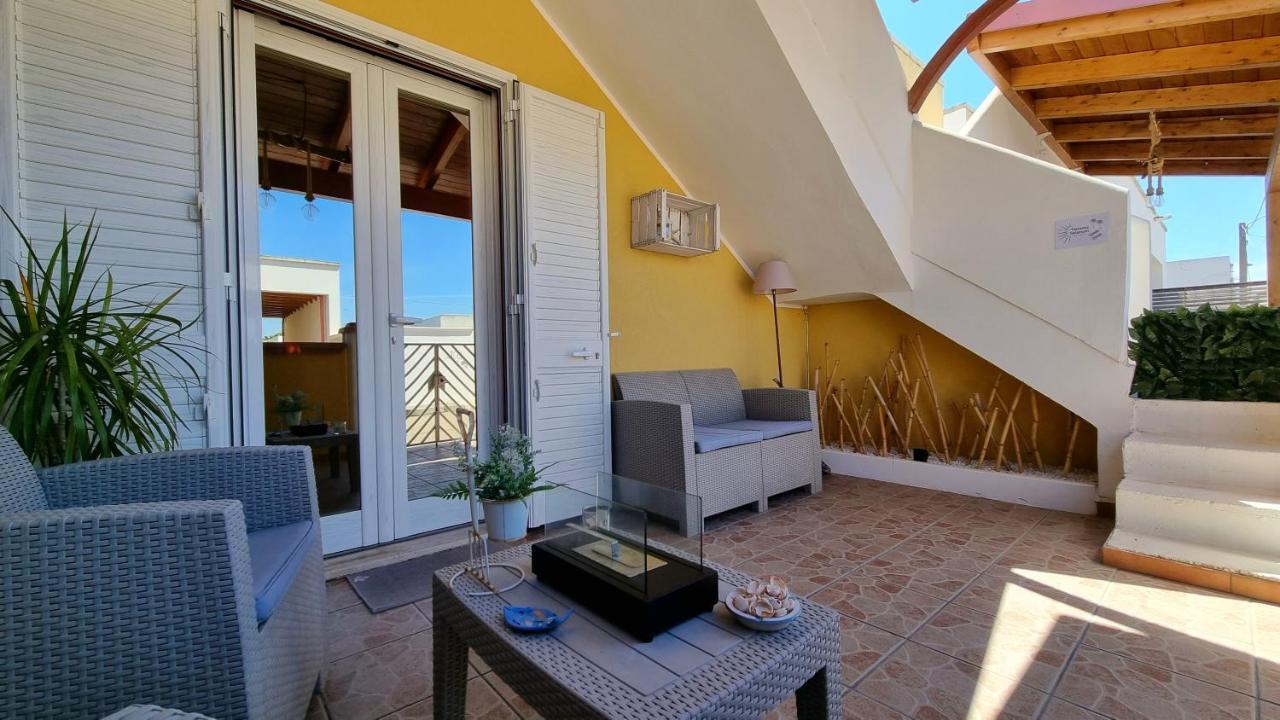La Terrazza Dei Nonni Apartment Torre Specchia Ruggeri Bagian luar foto