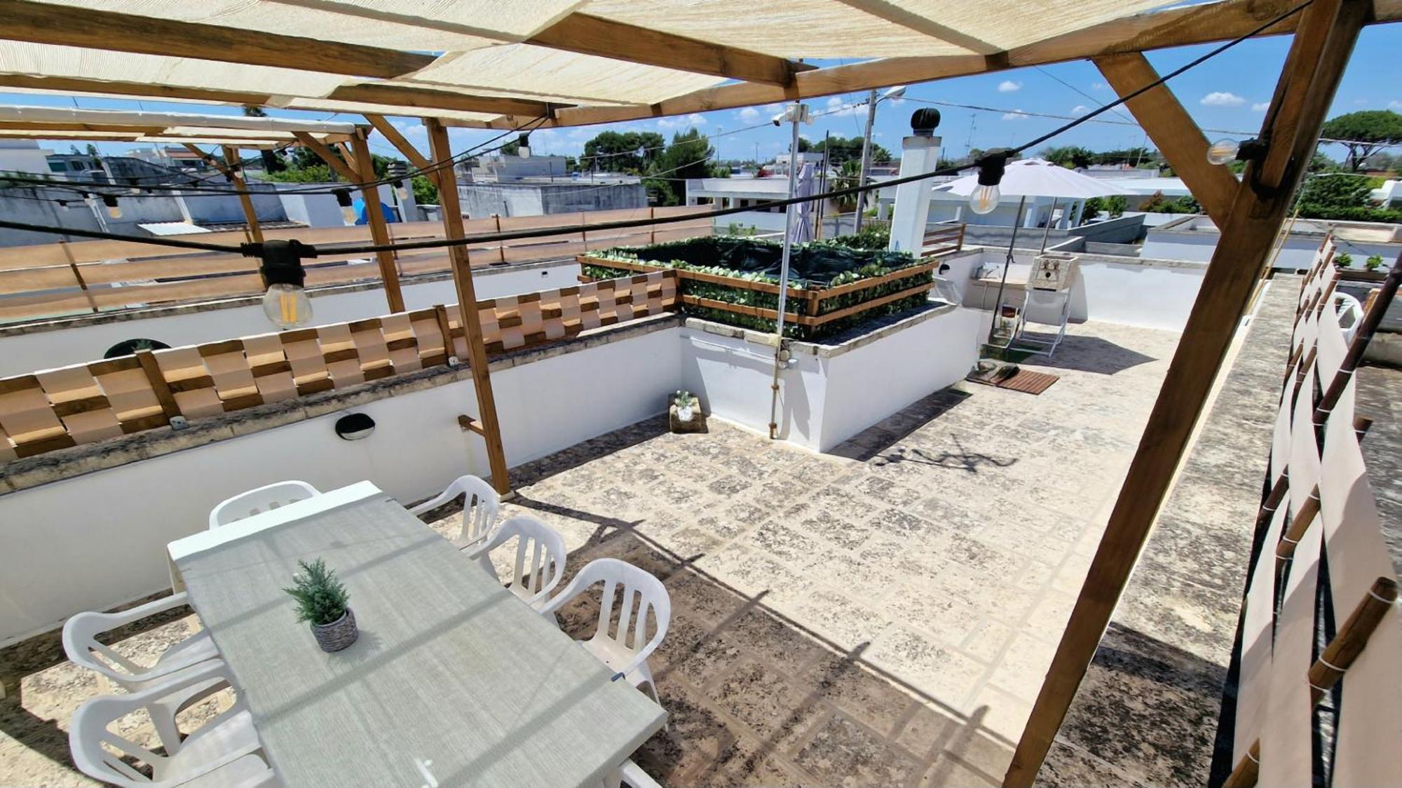La Terrazza Dei Nonni Apartment Torre Specchia Ruggeri Bagian luar foto