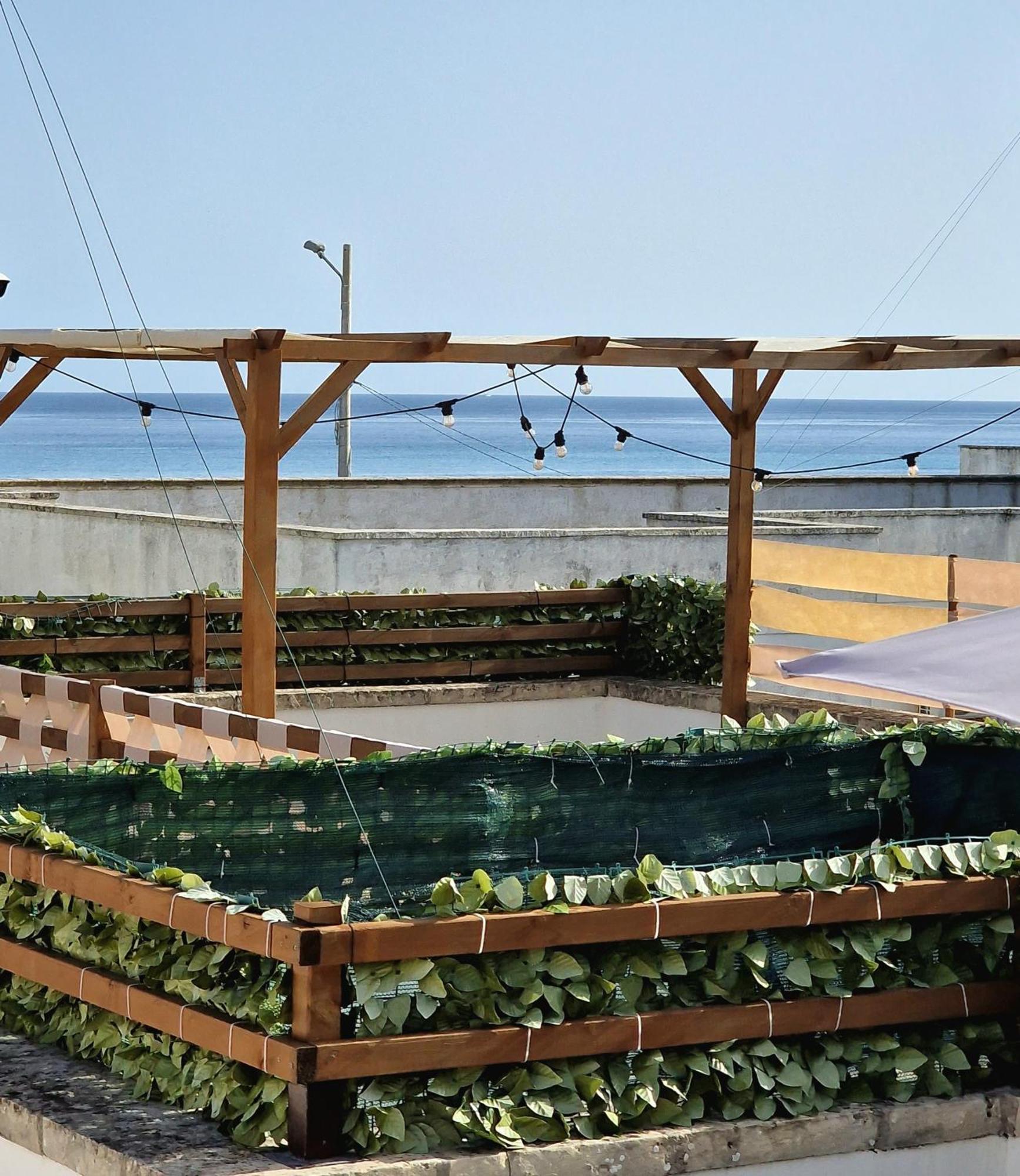 La Terrazza Dei Nonni Apartment Torre Specchia Ruggeri Bagian luar foto